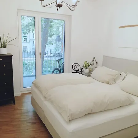 Design With River View Apartment Dusseldorf