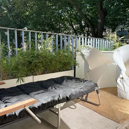 Daire Design With River View Düsseldorf